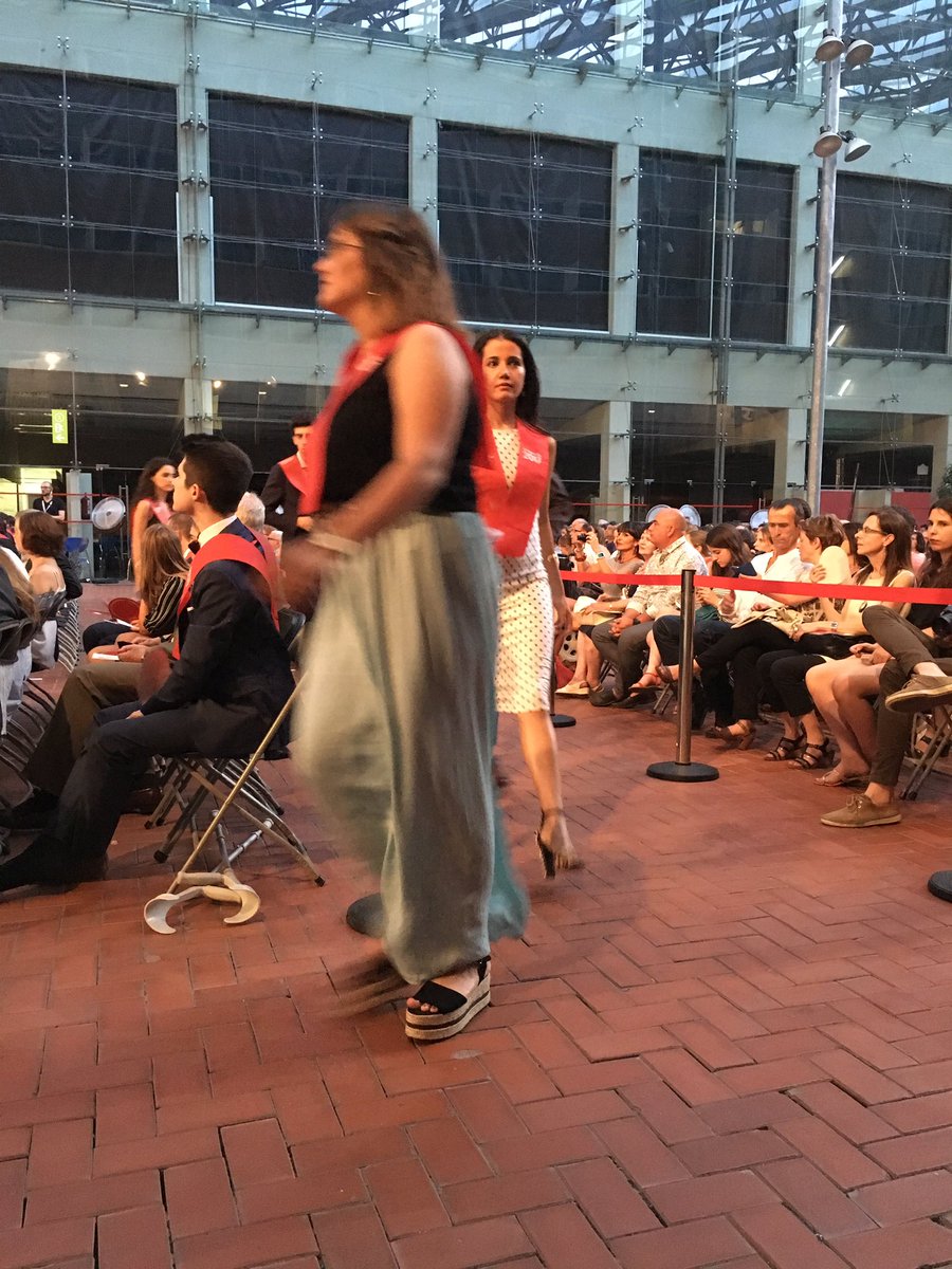 anaistarrago's tweet photo. Pugen a l'escenari els primers graduats en ADE. Quins nervis! Són 138 nous @alumniUPF ! Enhorabona! #GraduacioUPF2017 https://t.co/yG6j7xHYU4