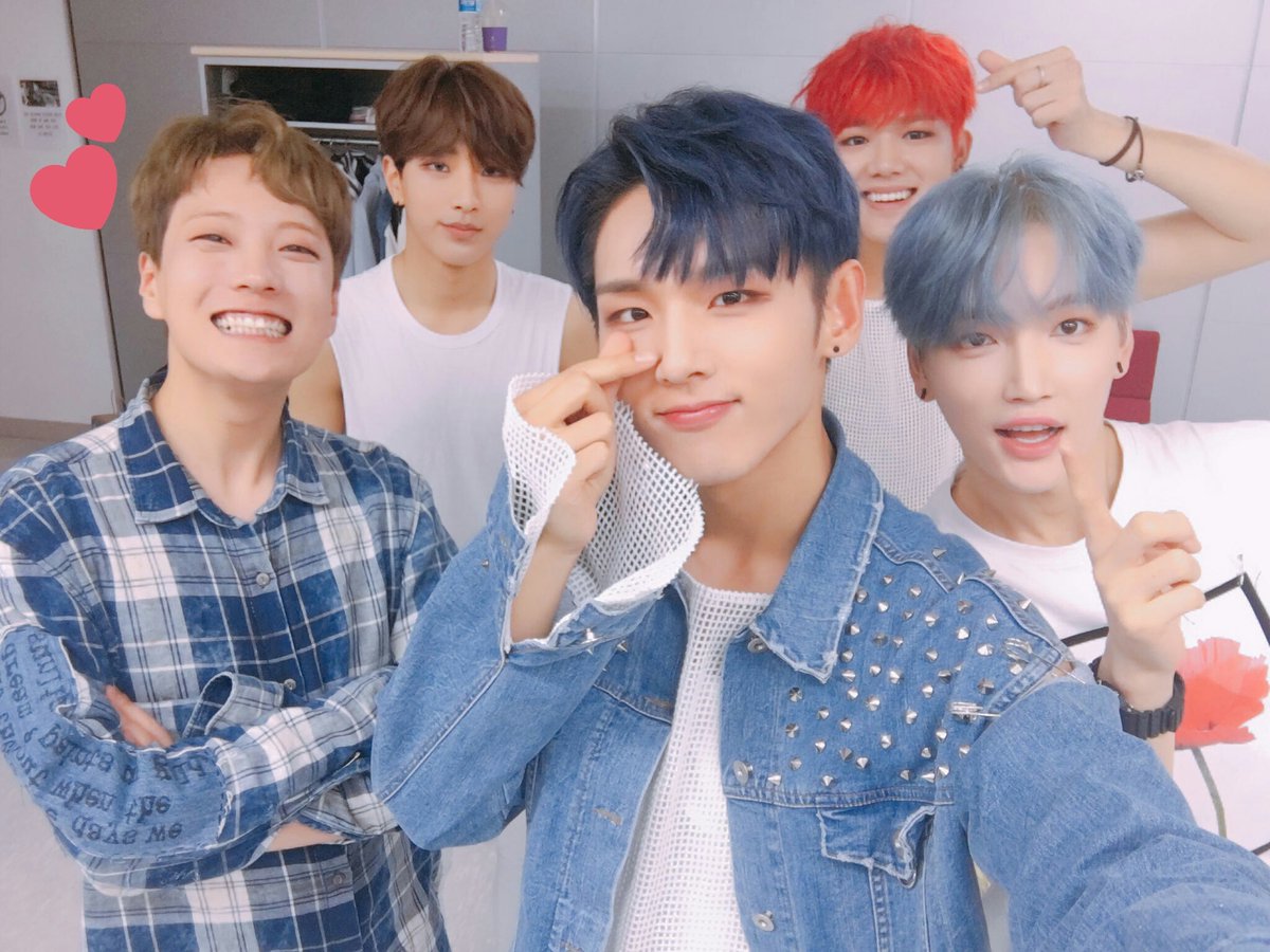 Read red red. M4m группа участники. Big3 корейская группа. B. B.