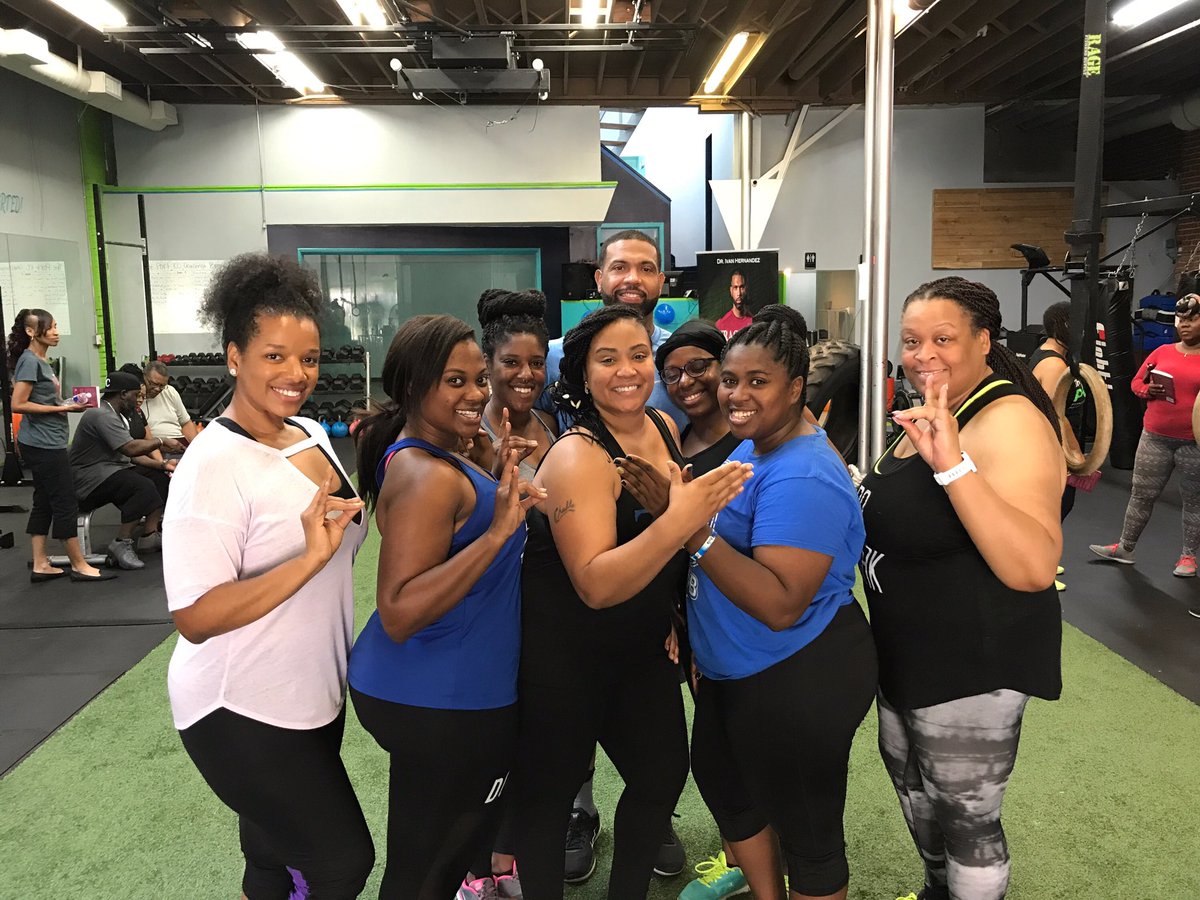 SimplyTiffy_'s tweet photo. Bootcamp with my Sorors and Dr. Ivan!!! ππ We got a good workout in! #KCGP17 #ΞΦΠhttps://t.co/l2IrlBBRHq