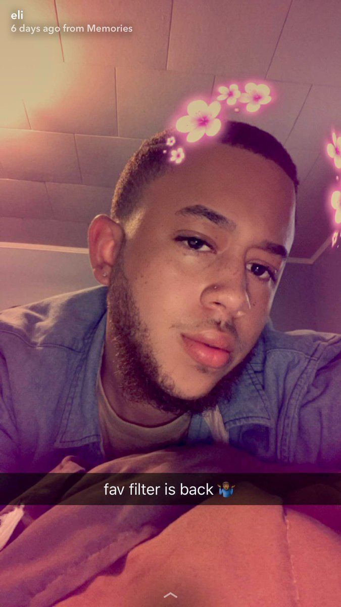 eliahmadxo's tweet photo. so first week of college vs now. let's see who all grew up. 😅 use your snapchat for dates. #collegetransformation https://t.co/rXv0CWzzO7