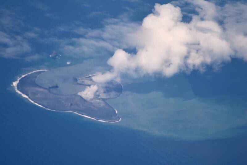 Eruzione Vulcano Bogoslof provoca allerta rossa voli aerei in Alaska