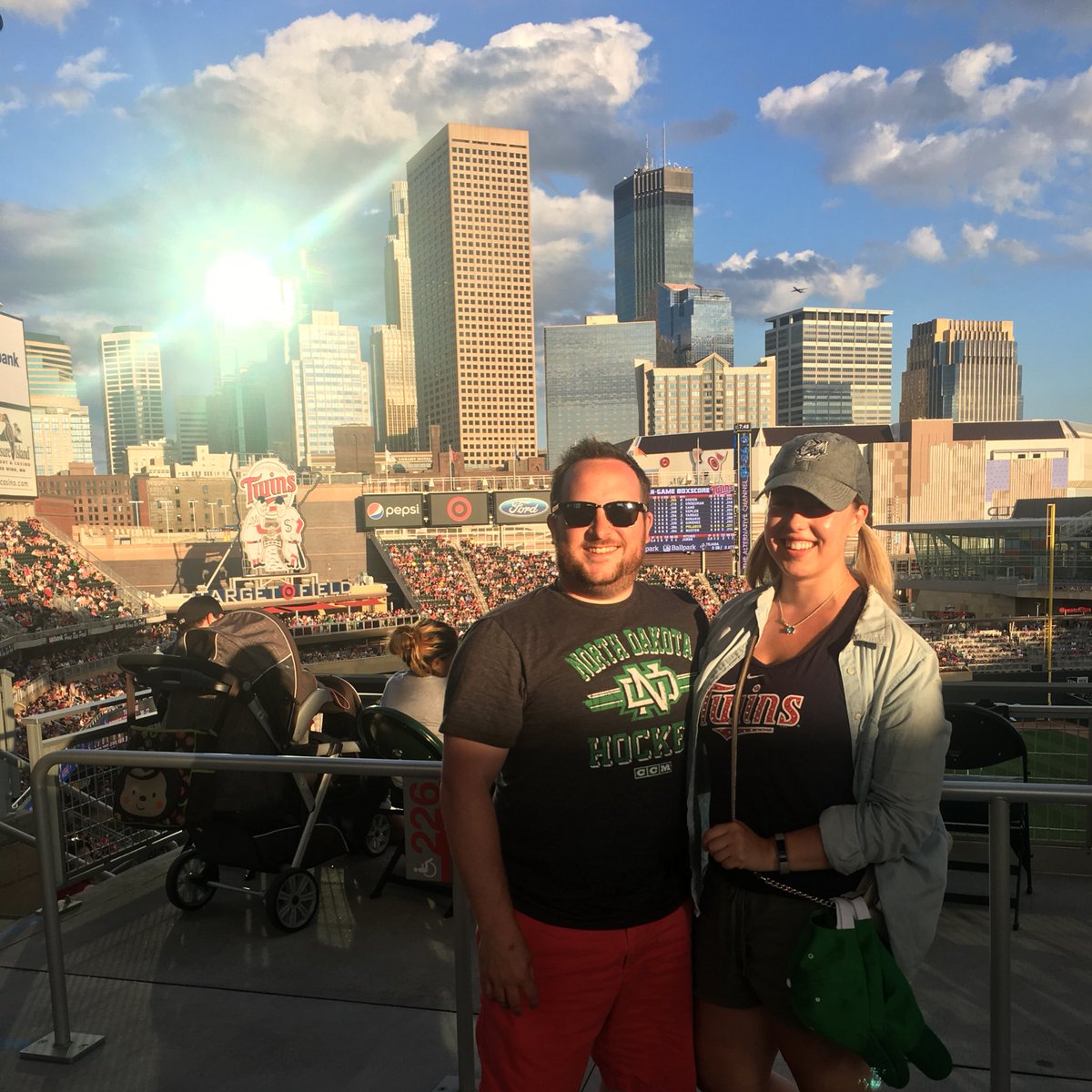 jenjenjorgensen's tweet photo. It was the perfect night checking out some baseball and breweries with these babes for #UNDnight at Target Field! https://t.co/iml1NBreaR