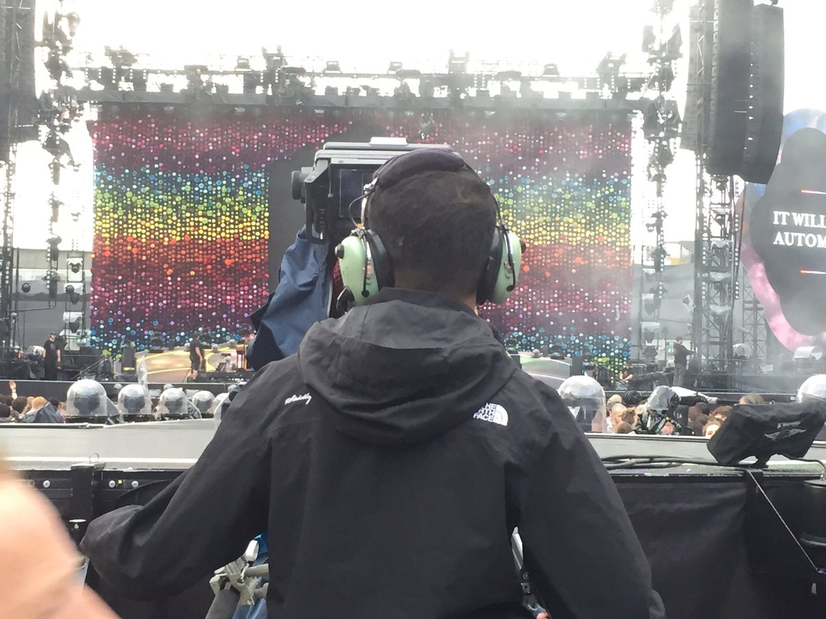 LeeAnthony94's tweet photo. @coldplay what's going on?? Waited 10 years to see you guys and now I can't... 😰 #coldplaydublin https://t.co/cT7ZBqtuCv