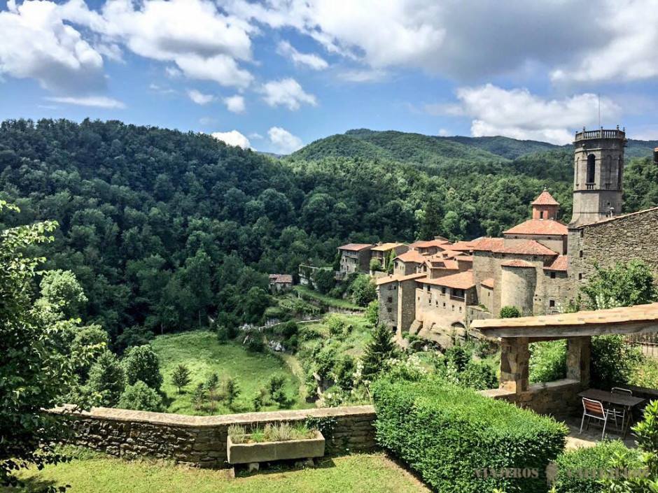 #Summer: a perfect time to explore gorgeous mountain towns such as #Rupit. ☀