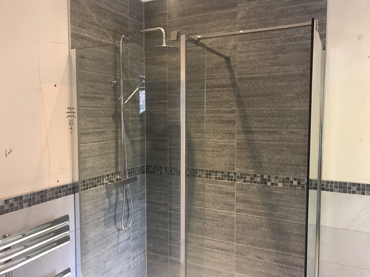 rhinoheating's tweet photo. Last weeks fully completed bathroom 🚽🛀🚿🛁 https://t.co/7uNRYIGaCw