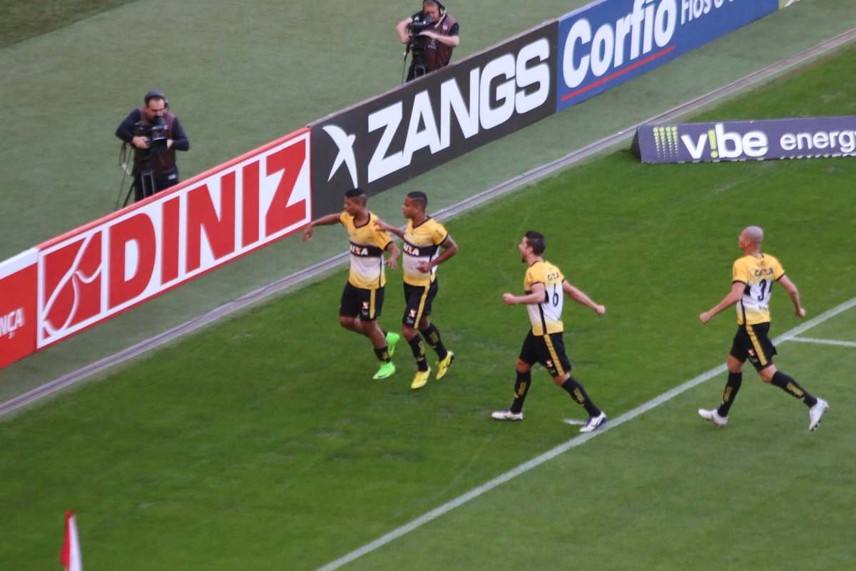 Despreparadosfc's tweet photo. Pela Série B, o Criciúma abre o placar aos 5 minutos de jogo, contra o Internacional! https://t.co/qa69NHSCRr