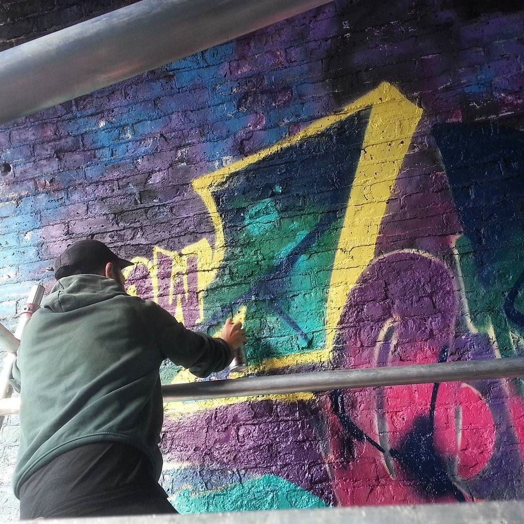 notbanksyforum's tweet photo. Wip @core246wellesbien at @mos_uk @endofthelineldn / @nomadic_community_gardens 
#notbanksyforum #mosuk17 #freehan… https://t.co/9YlM1ccyQz https://t.co/kOWlr4sKfQ