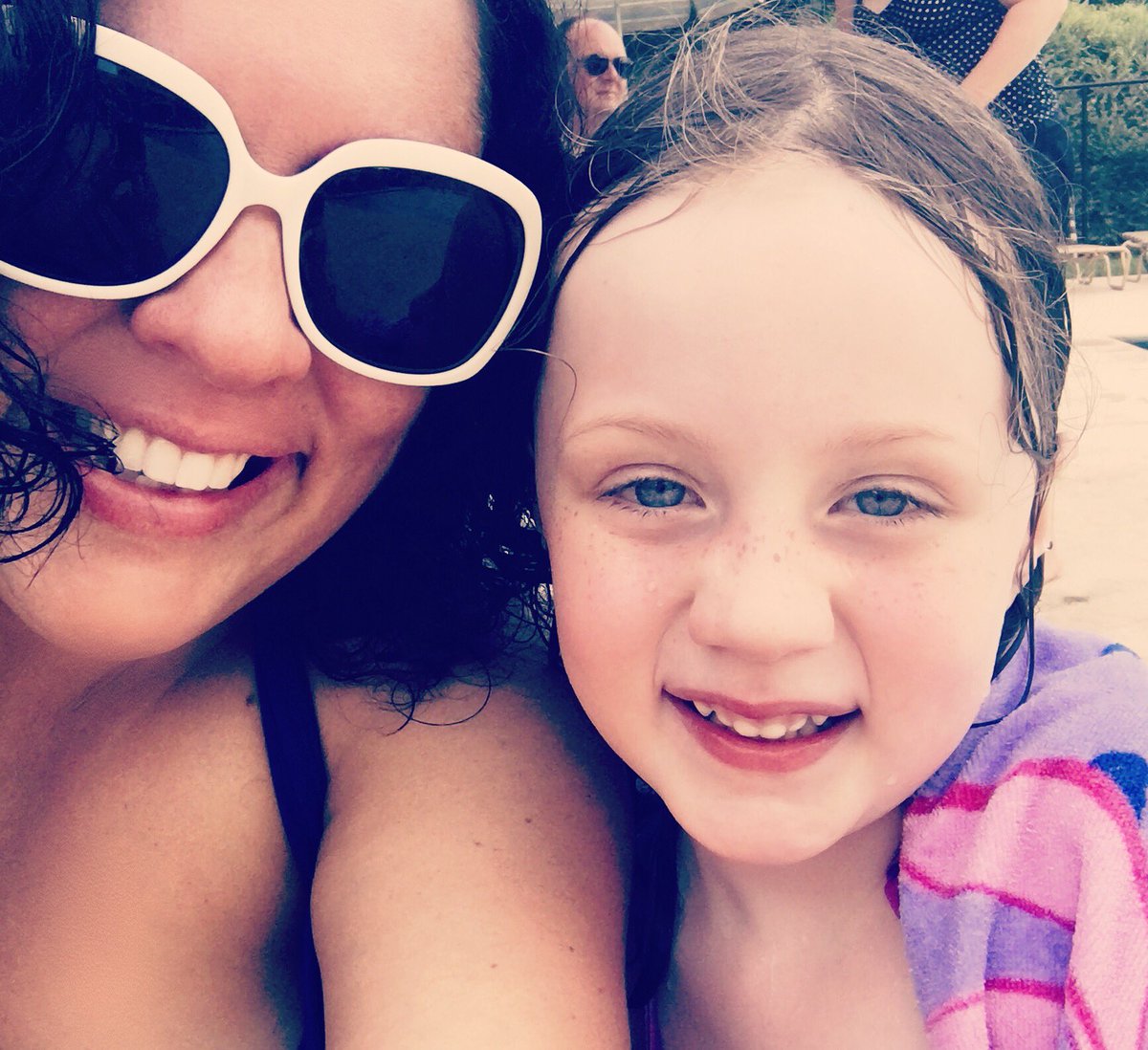 no_take_backs's tweet photo. #poolselfies with this one... 💗 https://t.co/jVRVi8LPyJ