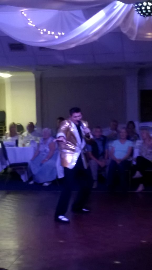 Elvis is in the building @ExeValeTesco <a href="/DiabetesUK/">Diabetes UK</a> <a href="/TheBHF/">British Heart Foundation</a> National Charity Partnership 💃💃💃...well done Jo &amp; team 👍👍