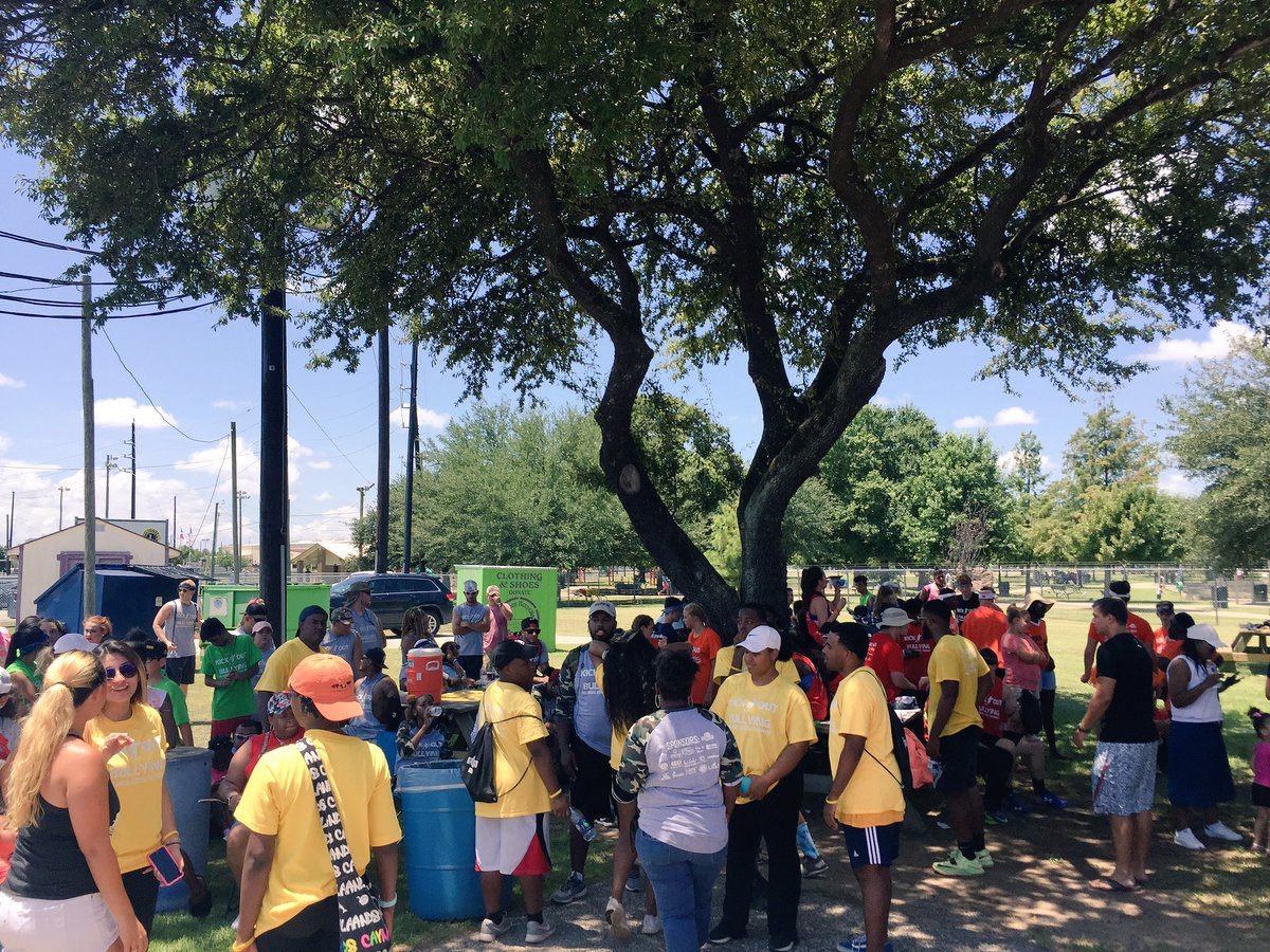 nicole_d_ray's tweet photo. Proud to see so many @CyFairISD students, staff and parents @_StopABullyNow kickball tourney today! #CFISDspirit https://t.co/TsJK8YxsLB