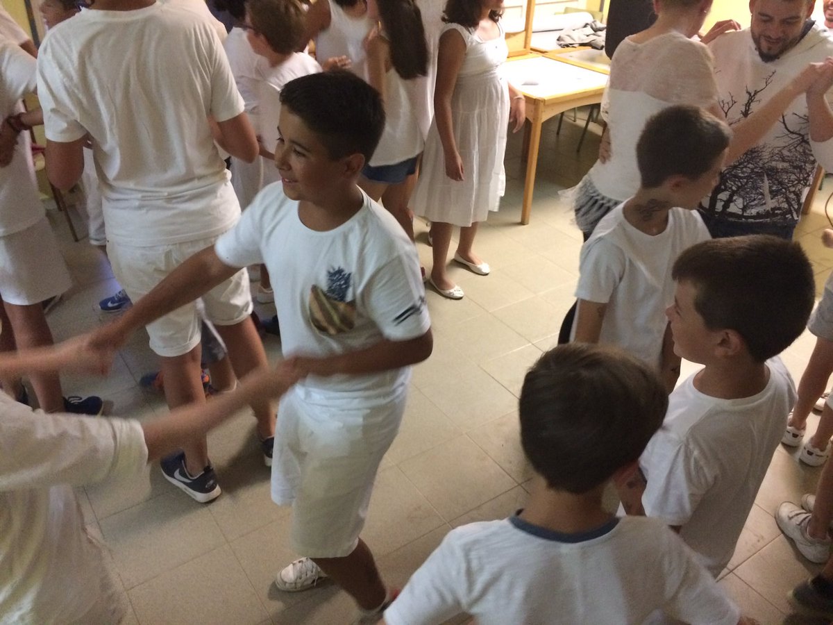 cdsanjose1's tweet photo. Fiesta de final de campamento ¡no queremos irnos! 😢💃🏼 #elSanJoMola #Cervera17 #campatime https://t.co/yUuM2Vg1Jm