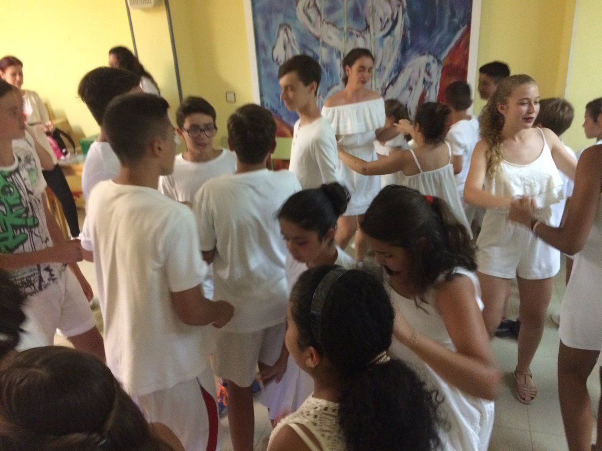 cdsanjose1's tweet photo. Fiesta de final de campamento ¡no queremos irnos! 😢💃🏼 #elSanJoMola #Cervera17 #campatime https://t.co/yUuM2Vg1Jm