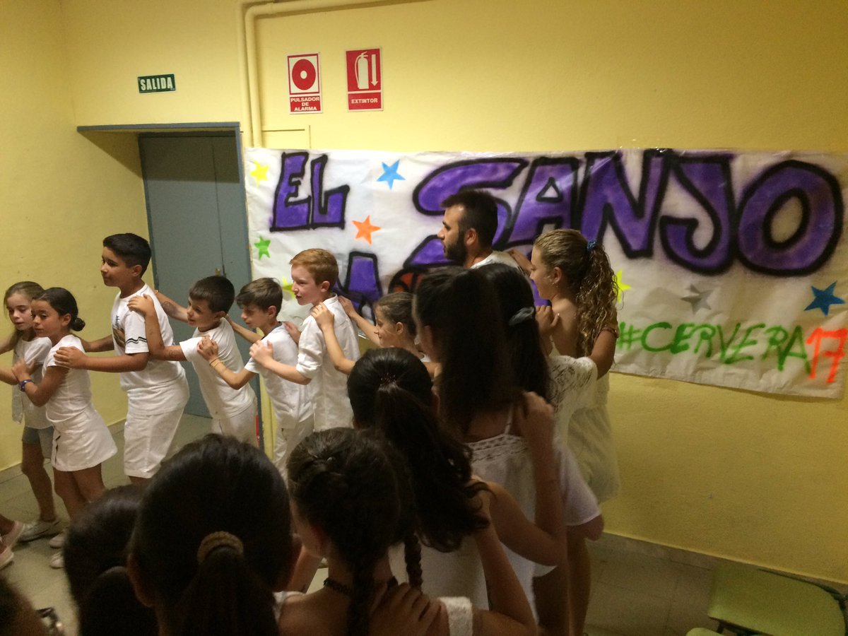 cdsanjose1's tweet photo. Fiesta de final de campamento ¡no queremos irnos! 😢💃🏼 #elSanJoMola #Cervera17 #campatime https://t.co/NgdyIUysxE