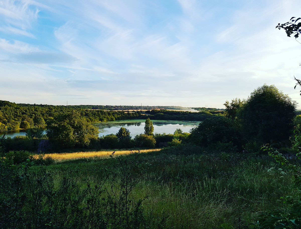 mnariertl's tweet photo. My view of Fairburn Ings tonight. Couldn't drive past without taking a photo. https://t.co/tjDLg6nwx6