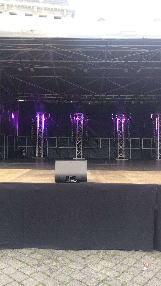 ingrid040968's tweet photo. @AndreH6Jr we staan klaar in Den Bosch. Maak er een feestje van #levenslieddenbosch https://t.co/RvTcQ8ckUa