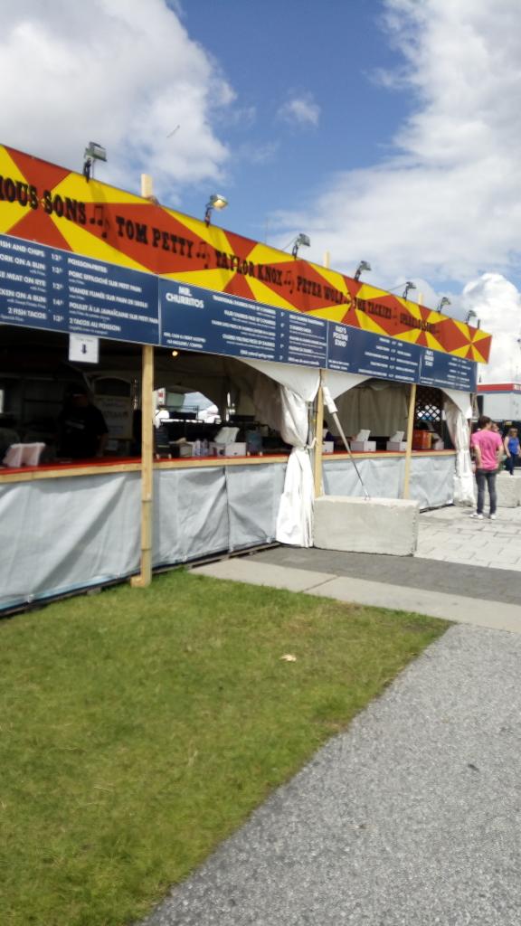 MrChurritos's tweet photo. We are @ottawabluesfest near Claridge stage. Get your #ChurroFix while you enjoy the music! https://t.co/KCJFI7VdwH