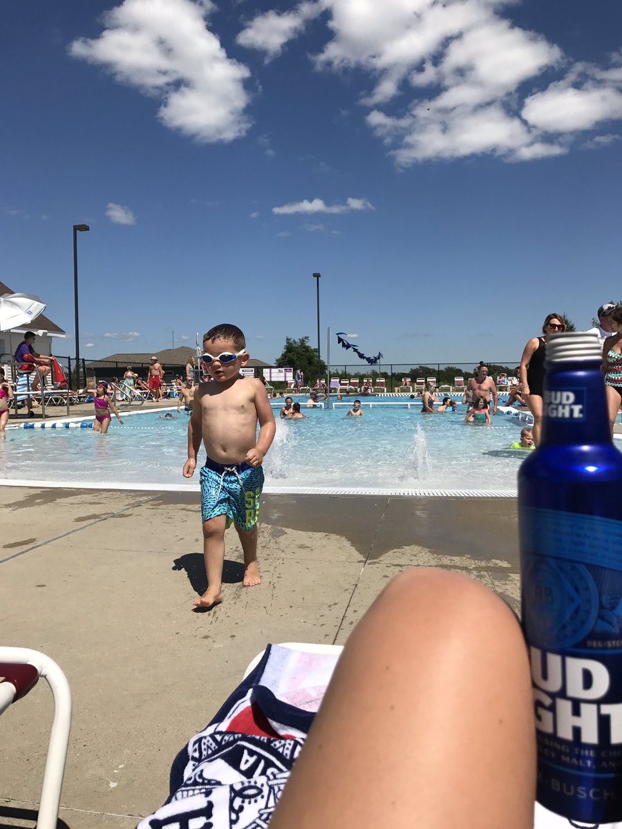 abbyd00's tweet image. Enjoyed my beer until that adult swim whistle blew. #poolsidebeers #buzzkill