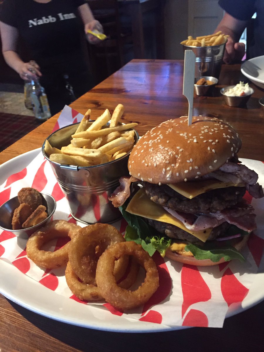 MarkBagnall's tweet photo. One #daddyburger #smashedit https://t.co/JFwxraiy3z