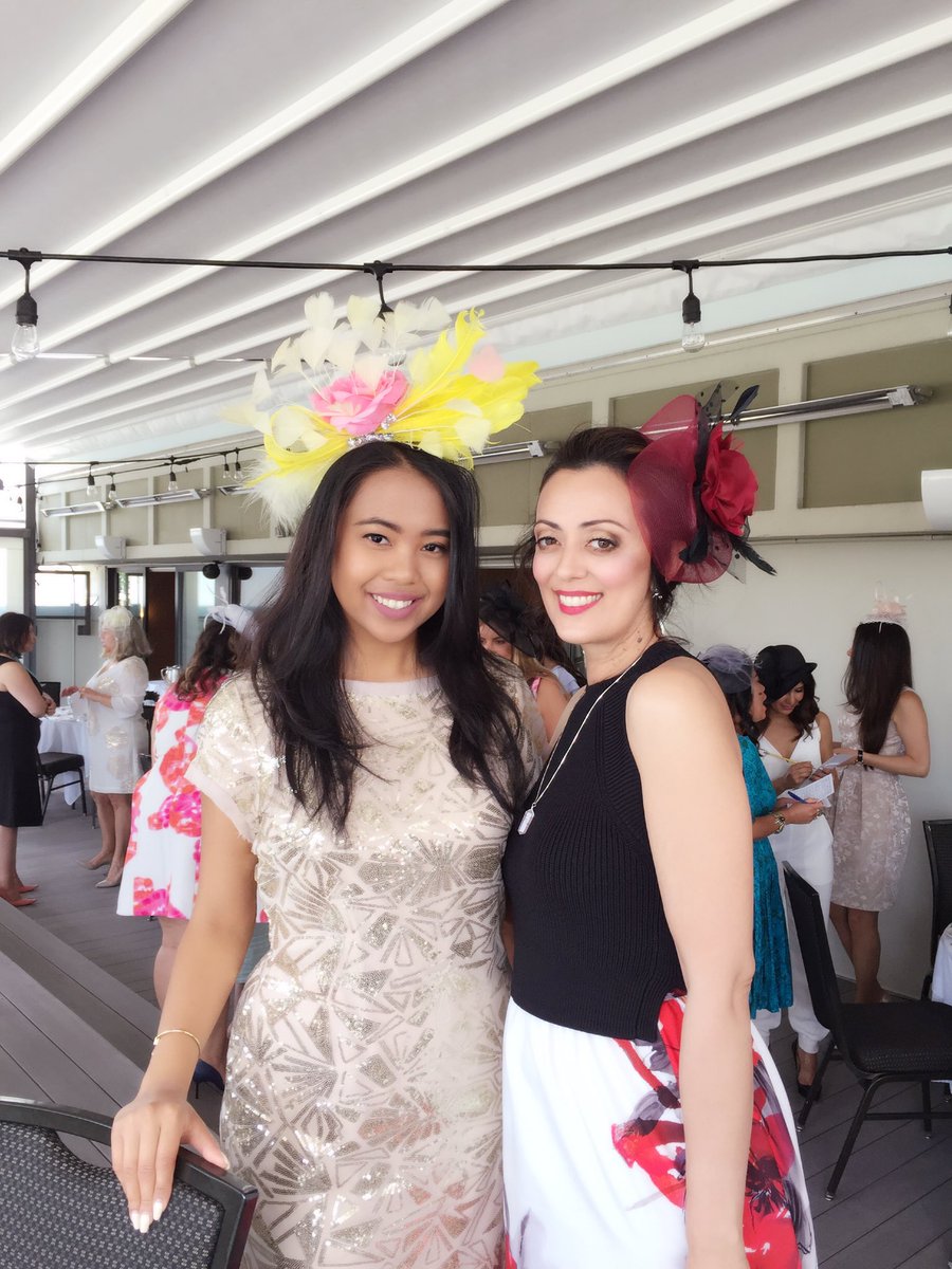krystelechavez's tweet photo. Bubbles and a room of inspiring women -- only at the #LunchWithMaria Summer Patio Party! #lwlnetwork #yvr #networking https://t.co/ySqaFTOpJ9