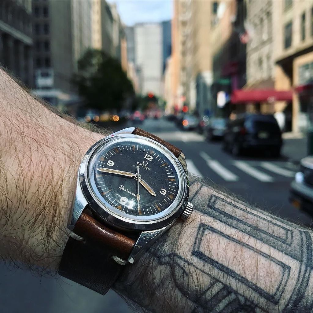 analogshift's tweet photo. Saturday in the city with the Railmaster. #omega #railmaster #nyc #ASweekendkit https://t.co/TedndTLHwh https://t.co/DfEIQVkFgJ