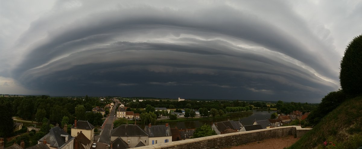 Météo - Chasseurs d'orages DEPWbkHWAAAVLbo