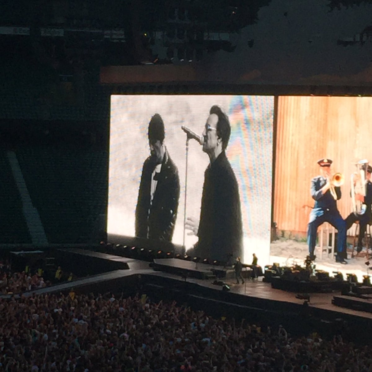 alistairhugo's tweet photo. Feeling privileged to see #U2TheJoshuaTree2017 #takesusback https://t.co/3F7ZOBMKfI