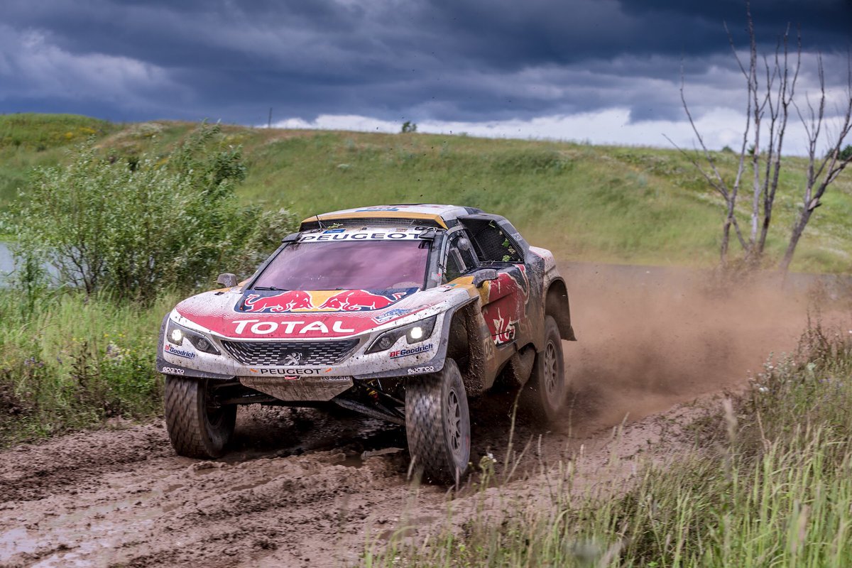 s_peterhansel's tweet image. 2ème de l&apos;étape 1 du @silkwayrally avec JP Cottret et la #PeugeotDKR. Une spéciale amusante, glissante et variée. #WeLoveDust