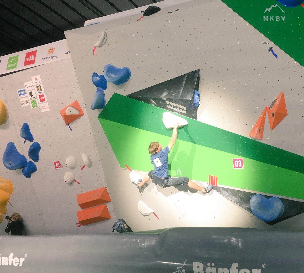 SikedClimbing's tweet photo. Wel top, net geen titel voor Don van Laere. Ook de jonge Tiba Vroom grijpt naast het goud #NKBoulder #getsiked https://t.co/ELINKD3Tyv