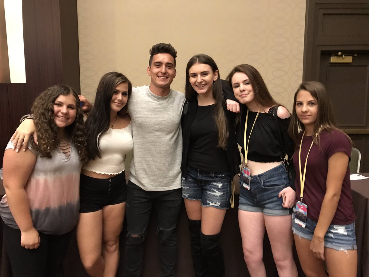 DaveTheWaundr's tweet photo. #PressPlayBoston
@DevanJB
Go follow up! He sings too! https://t.co/TGiivdtic0