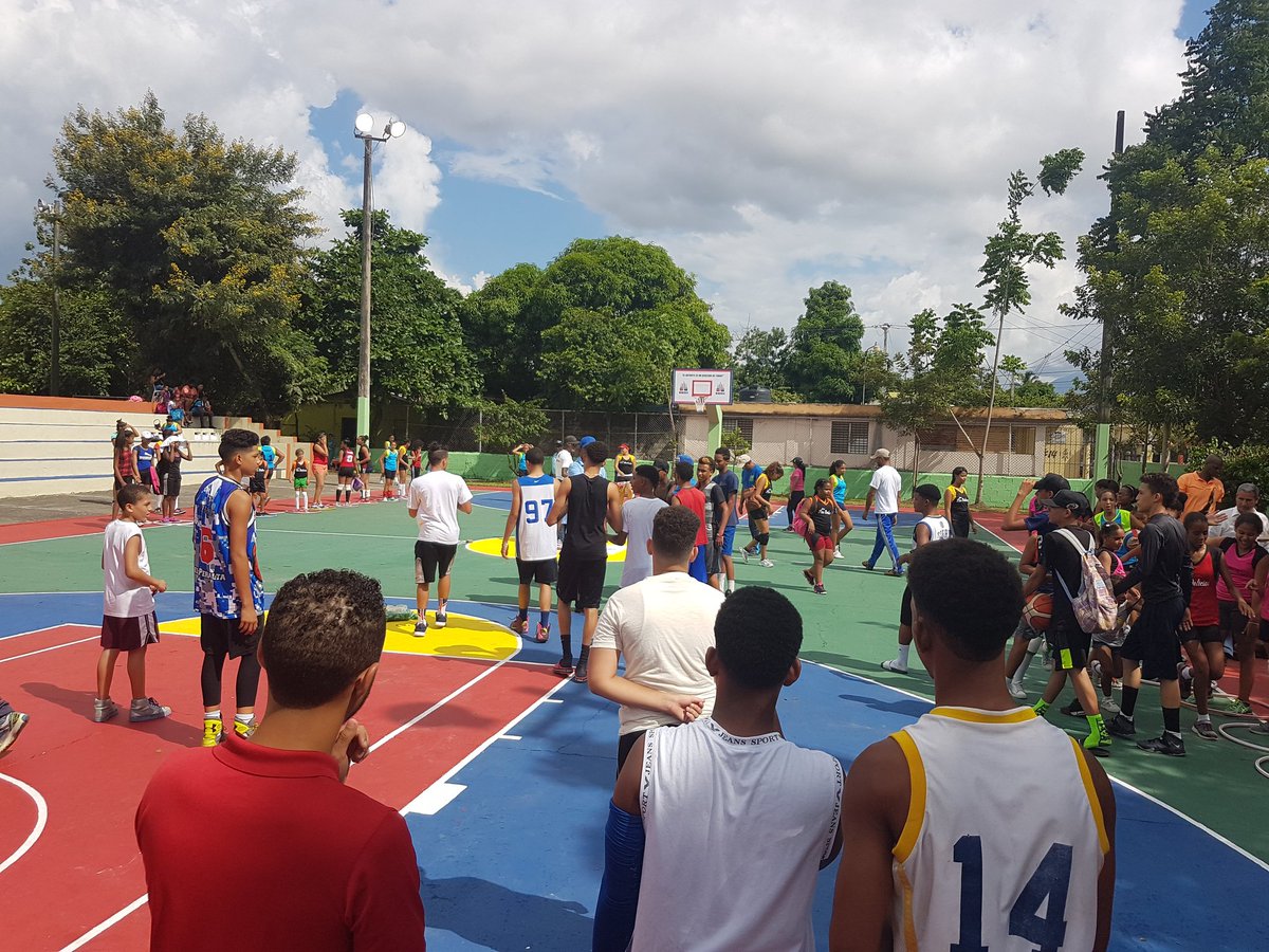 SoterioRamrez's tweet photo. Provincia Monseñor Nouel. @MDeportesRD @dddiaz  Comprometido con el bienestar de la Gente Espacio digno #VamosHaciaAlla @PresidenciaRD https://t.co/k89DjZNtXZ
