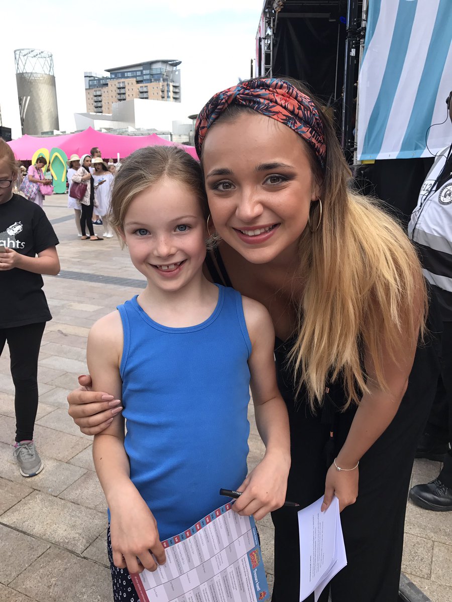 JennyFives's tweet photo. Lovely afternoon with our Partner @MediaCityUK for the #SummerSocial 🌞@Westgrove_Group #partnership #teamwork #fun https://t.co/e04sbCYkbt