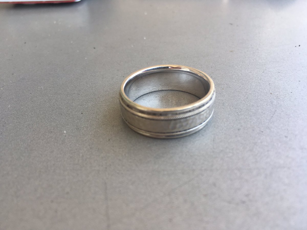SDmetaldetector's tweet photo. Helped a couple find their wedding ring today in #delmar #sandiego near #Poseidon @SanDiegoMag @sdut https://t.co/kER4bN7YmN