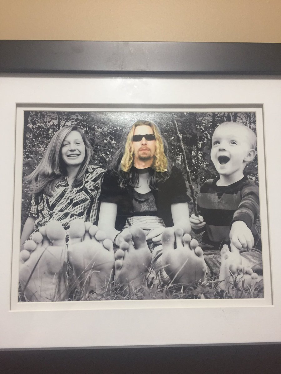 KateSchooler's tweet photo. i replaced my face with chad kroeger from nickelback https://t.co/rPw8g5KGxU
