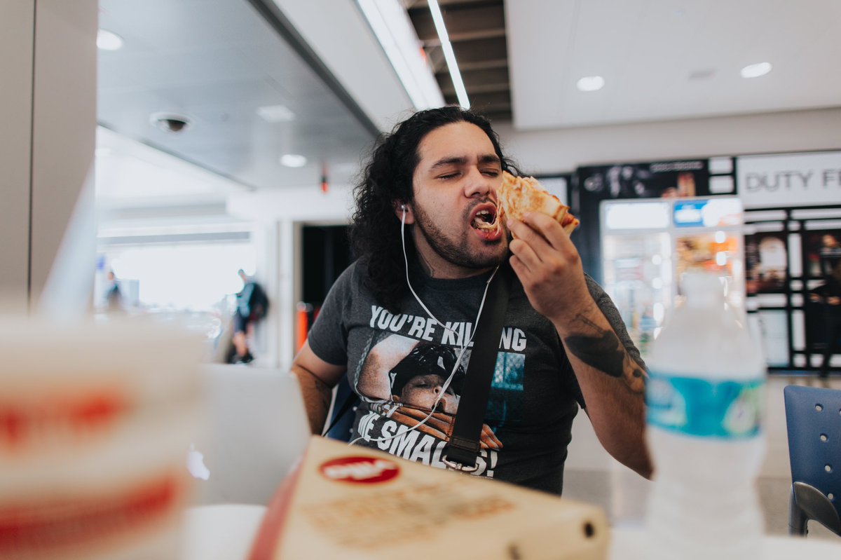 Deorro's tweet photo. me and pizza have a thing https://t.co/4RTM14FgjK