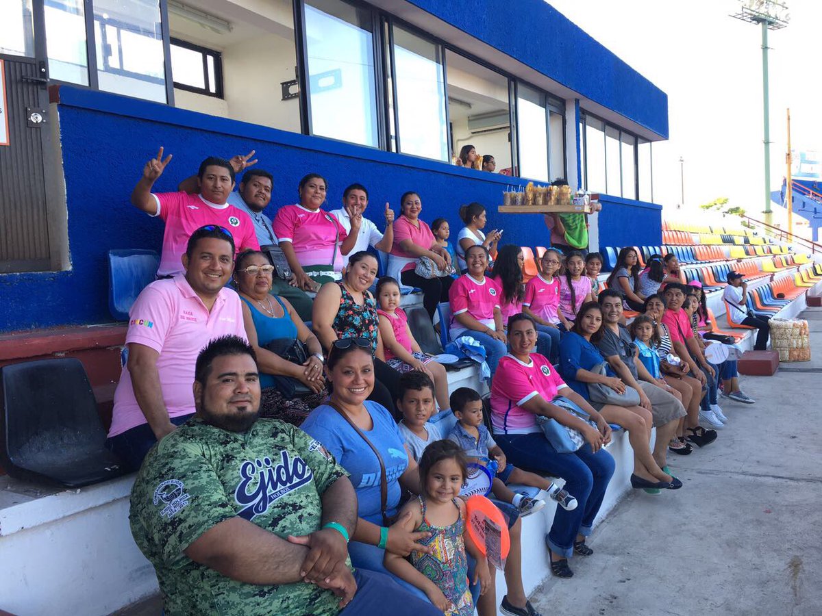Le damos la bienvenida al equipo femenil de fútbol, Raza de Bronce y su familia que nos visita esta tarde en el Beto Ávila #TigresPorTi 🐯