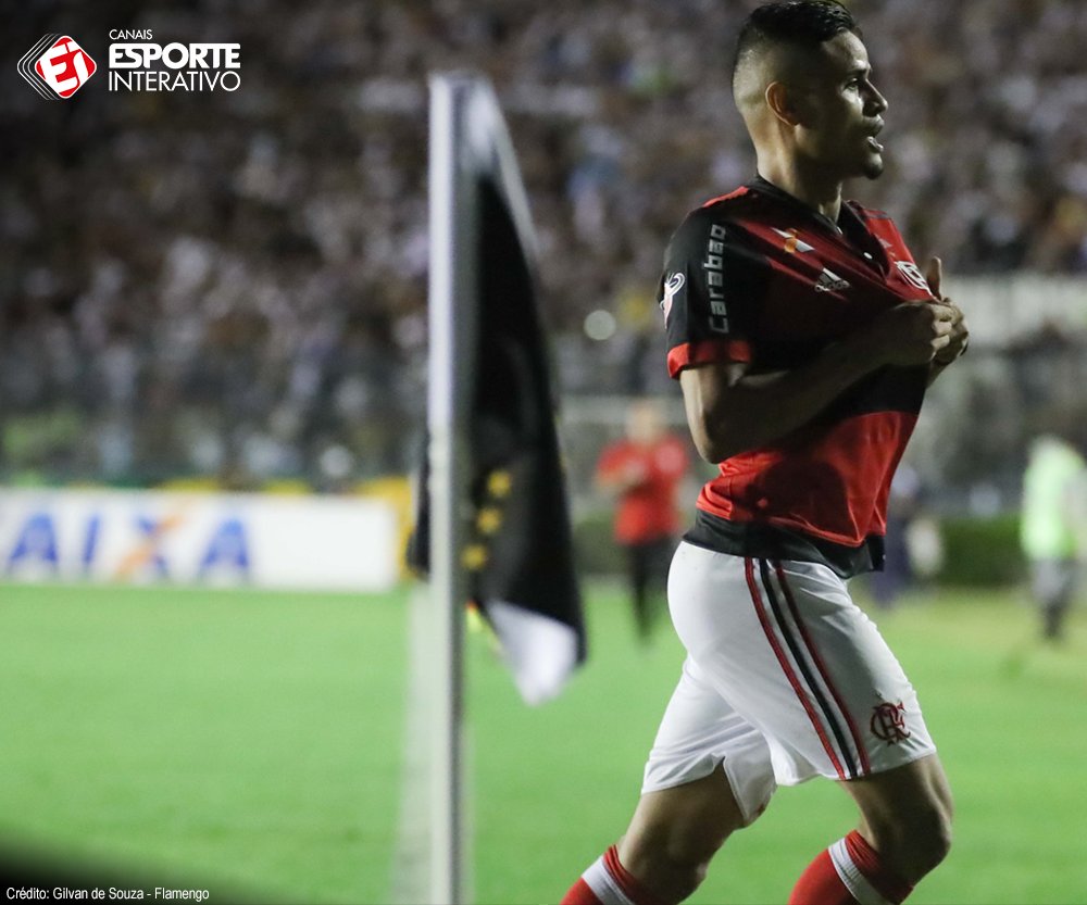 O momento que calou São Januário!