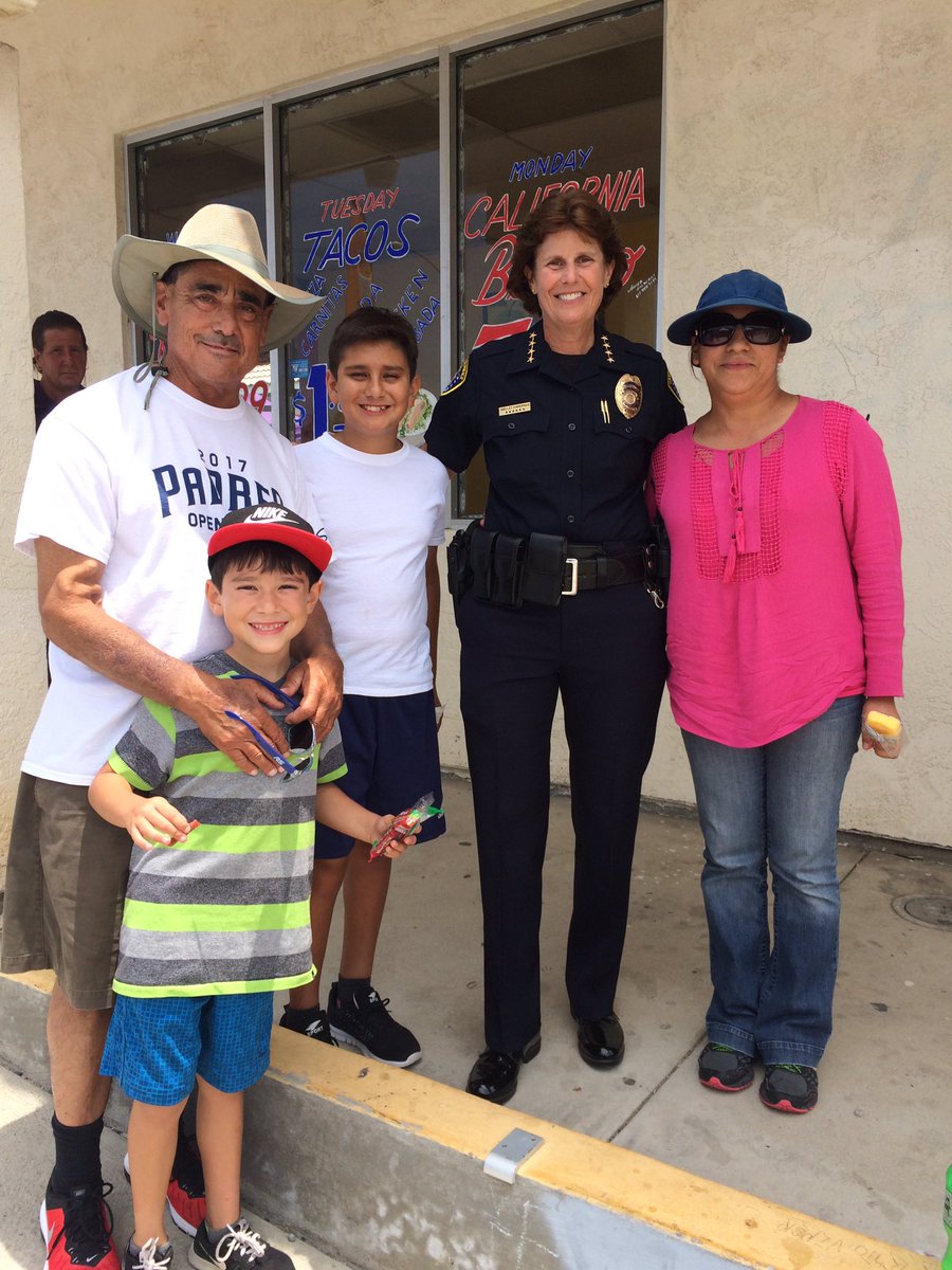 ChiefZimmerman's tweet photo. Everyone having a great time at the @OneSanDiego #BetterABlock in Paradise Hills. The snow cones on this hot summer day were fantastic too. https://t.co/JwABCs4RCq