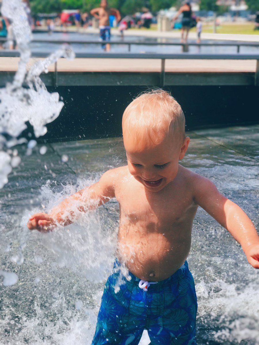 shpturner's tweet photo. When our trip to the farmers market turns into our own mini water park #DudesWeekend #LoganT https://t.co/6H8eGHC4EY