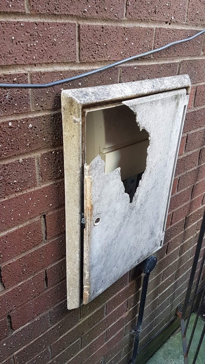 repairmymeter's tweet photo. Great job Bolton Property Services #repairmymeterbox #overbox https://t.co/iSmkDcAVXv