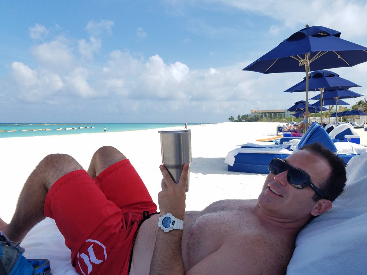 EatWorkTravel's tweet photo. We don't leave Texas without our @YETICoolers. Currently enjoying the beaches of #Mexico! #icecoldbeverage #happyhour #travelskills https://t.co/m8CtZk11Wl
