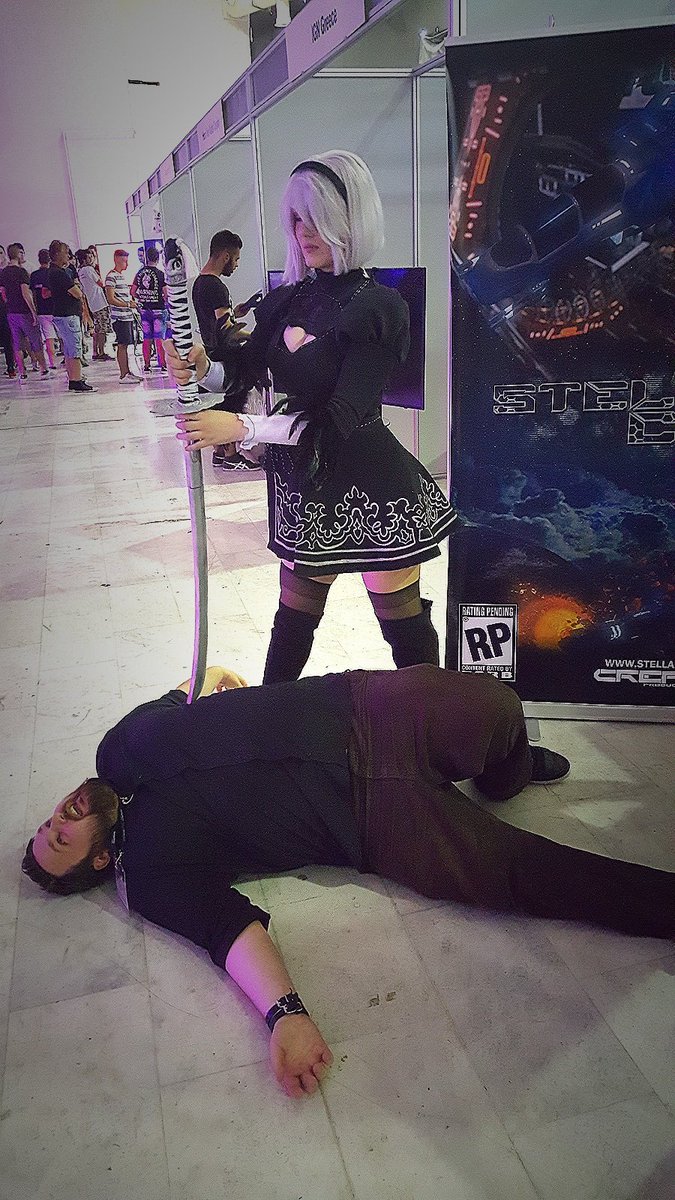 creat3d's tweet image. Occupational hazzards! With  @HoroVonKaida 

#NierAutomata  #gameathlon
