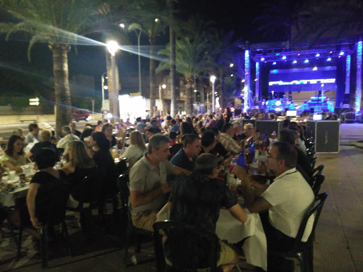 FallaGrau's tweet image. Tenim la plaça de gom a gom!#Femfalla #Femcomboi