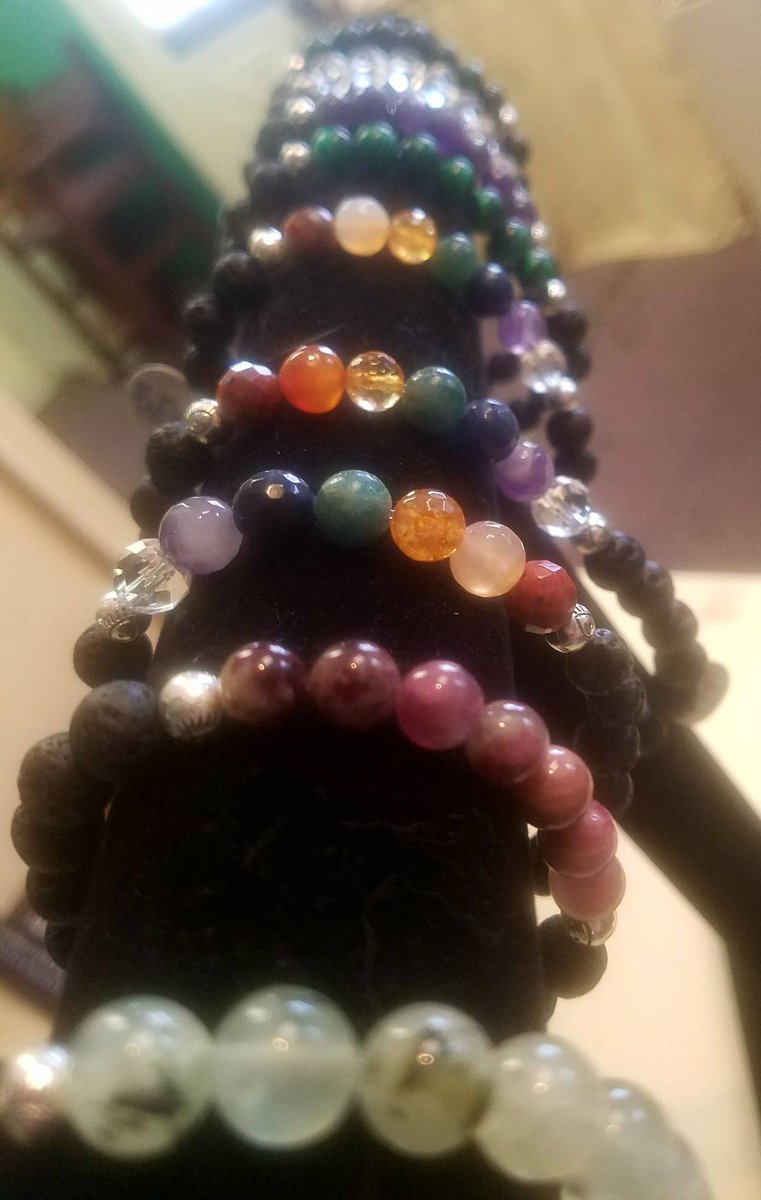 13MagickalMoons's tweet photo. Made #LavaStoneBracelets today. #Chakras #LapisLazuli #Prehnite #Amethyst #Lepidolite #Malacite #ClearQuartz #FullMoon #13Witch https://t.co/cSRTBwIGf4