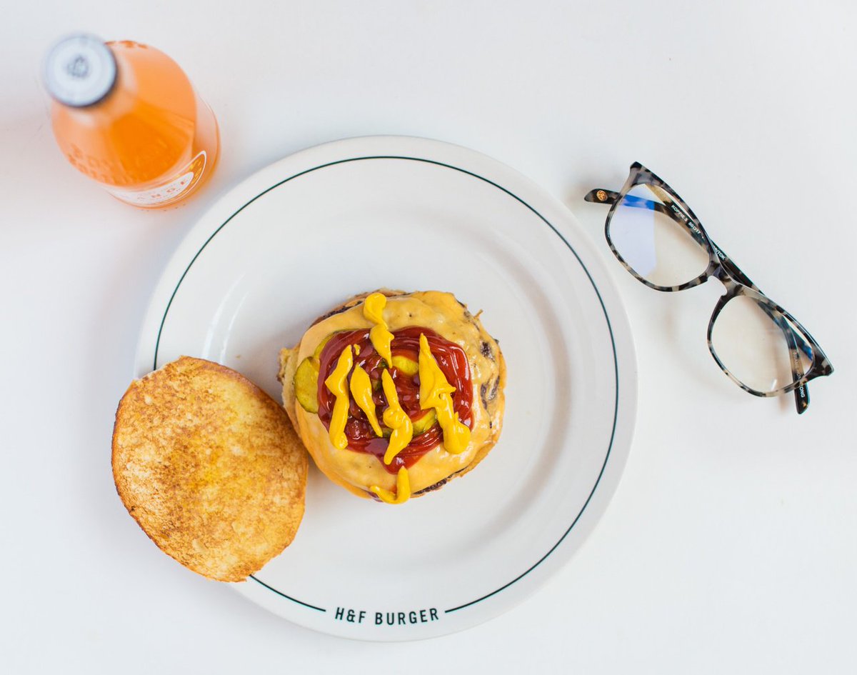 go_Karoo's tweet photo. When it comes to a beautiful burger, seeing is believing. 🍔 Did you know we eat with our eyes first? #GoKaroo #LifeWideOpen https://t.co/VVSeLjczyu