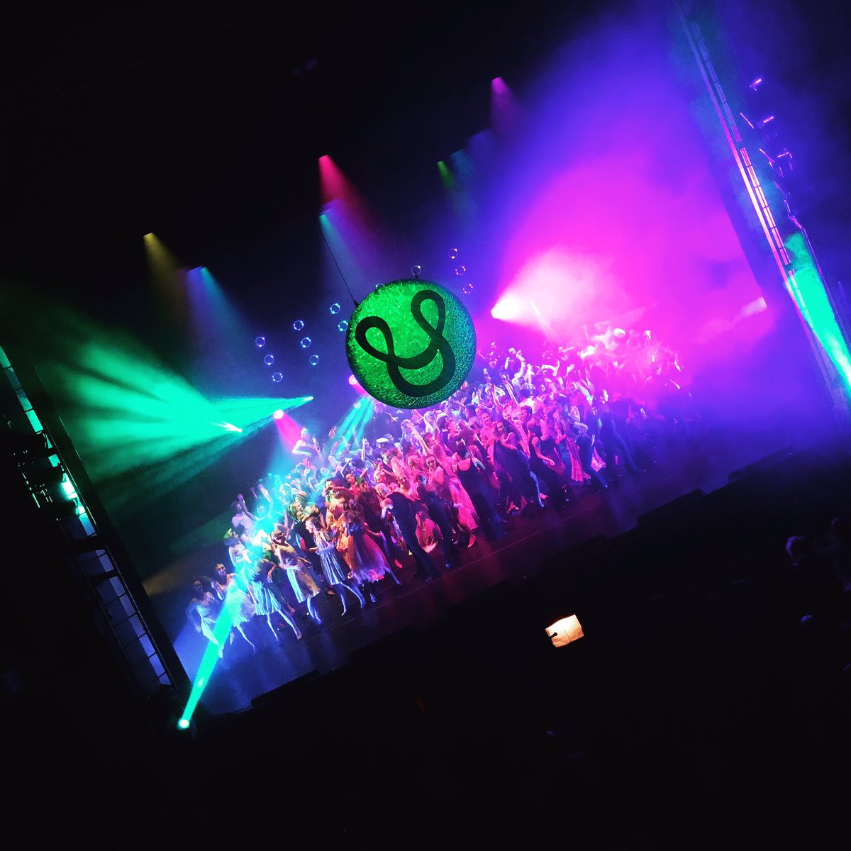 Amazing eve @Urdang_Academy show! Sensational talent all round! Bravo to all!! Thanks <a href="/CarrieTaylorJ/">Carrie T Johnson</a> for the invite! X