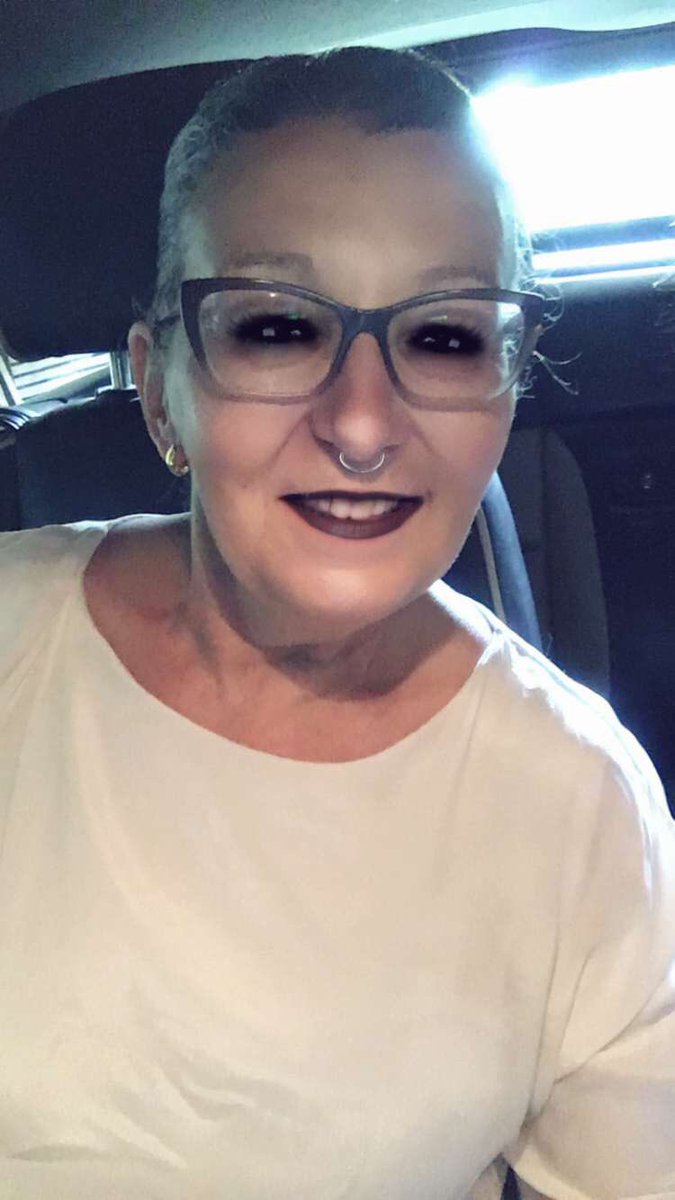 ElixirMakeUp's tweet photo. Le #Eyeball sur ma mère 😂 elle à trop la classe https://t.co/zxQ7ze6Od8