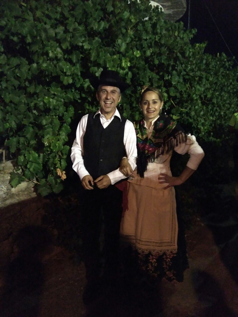 Nosotros tenemos no sólo a un #personajepeculiar, tenemos a dos!!!! <a href="/OlimpiadasR/">Olimpiadas Rurales</a>