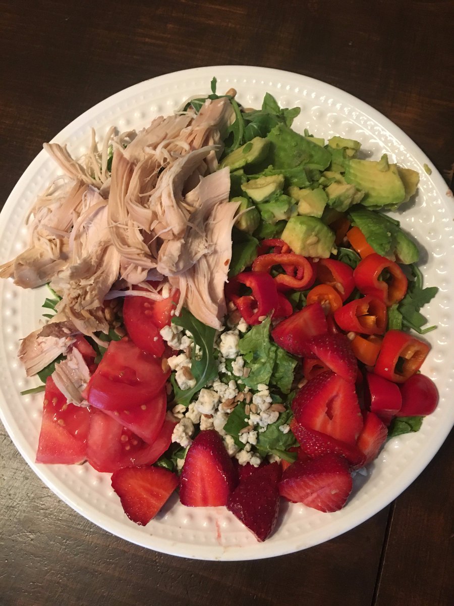 LibertyDelight's tweet photo. Fresh chicken, delish with fresh @CentralFarmMKTs  veggies. Get your fresh chx tomorrow at Catonsville, Bethesda and Mosaic farmers markets! https://t.co/TgIMjiFgD5