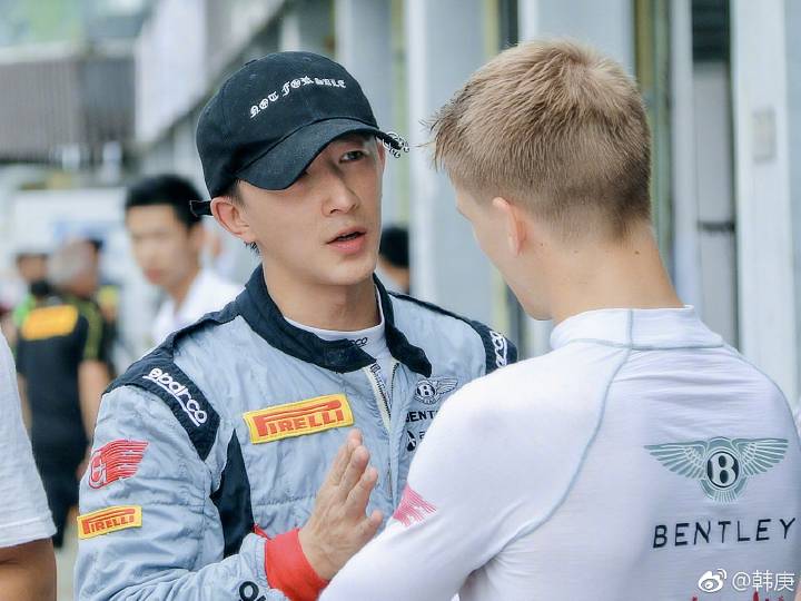 ihangengzg's tweet photo. [Info/Pics] 170708 China GT Championship:

Cr: @ihangengzg https://t.co/hgCEoEI7Ki