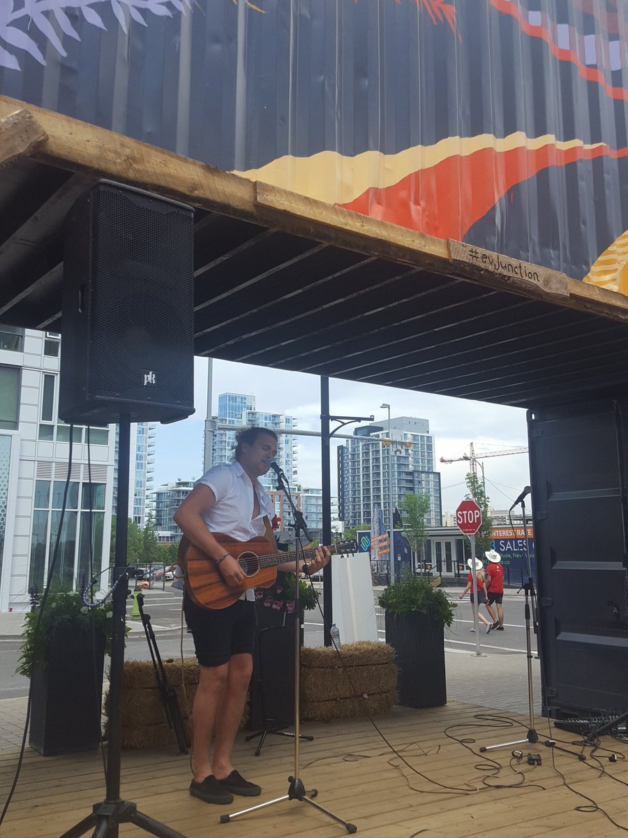 Benjamin Tremblay benjammin' in #evJunction <a href="/Firesideyyc/">Fireside Music</a>